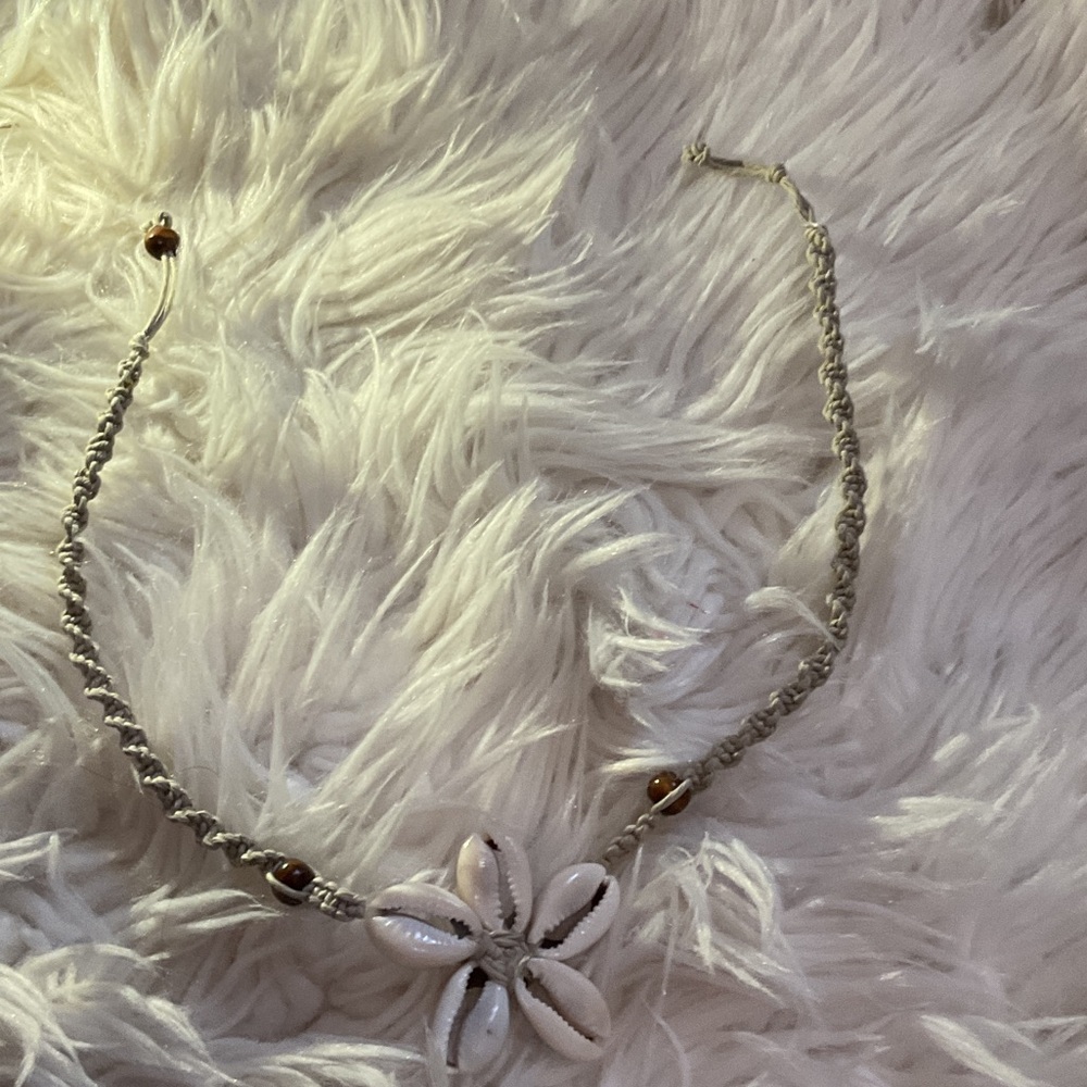Elegant Shell Necklace with Brown Accents